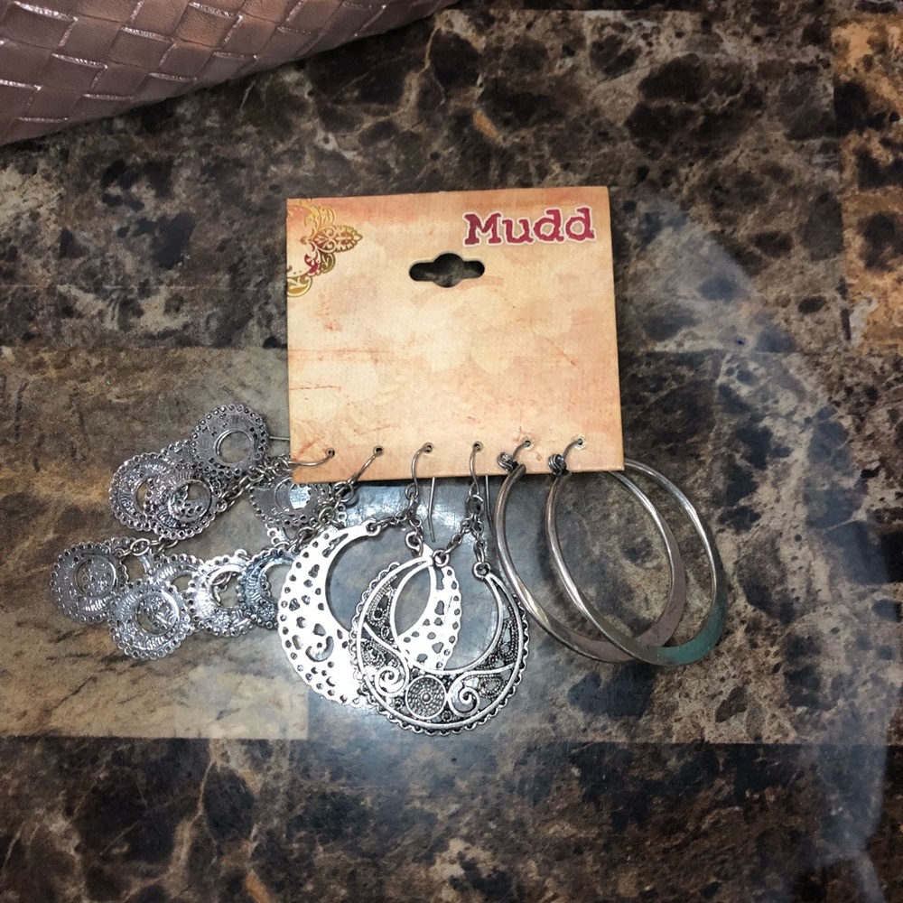 Mudd earring set